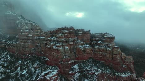 Foggy-Landscape-Over-The-Sedona-Sandstones-During-Winter-In-Arizona,-USA