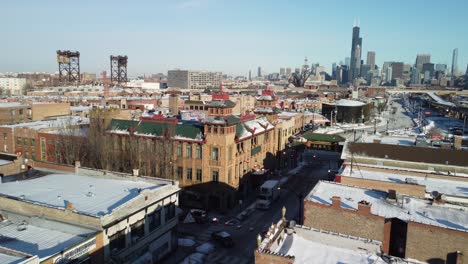 una vista aérea de drones del histórico centro pui tak del barrio chino de chicago