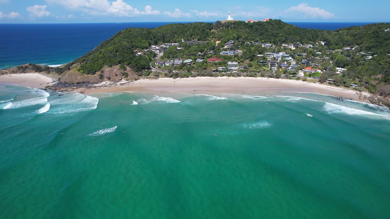 오스트레일리아 nsw 주 바이론 시어 에 있는 클라크스 비치 와 와테고스 사이의 교차로