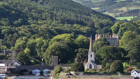 Glenarm-En-La-Carretera-De-La-Costa-De-Antrim-En-Irlanda-Del-Norte