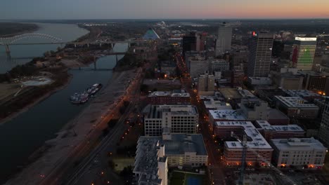 Memphis-Tennessee-at-night