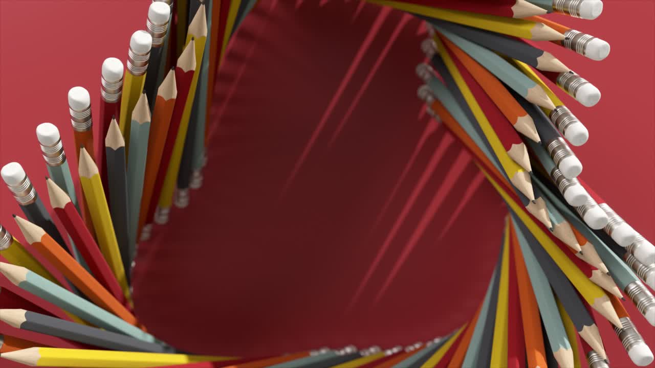 красочные карандаши в спиральной форме