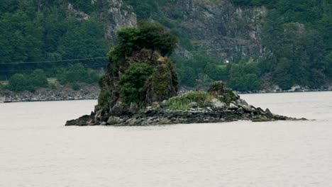 insel entlang der küste alaskas in der nähe von juneau