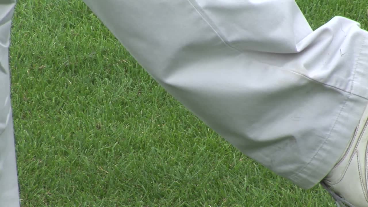 골프를 하는 남자