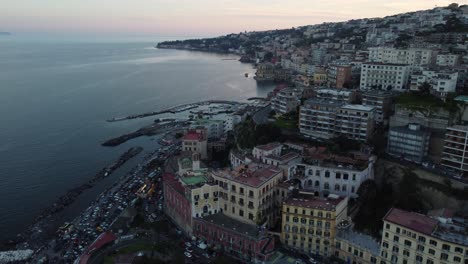 Una-Vista-Amplia-De-Mergellina,posillipo-En-Nápoles-4k-Por-Drone