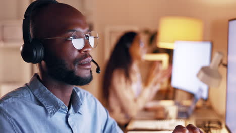 Hombre-Negro,-Telemercadeo-Y-Comunicación