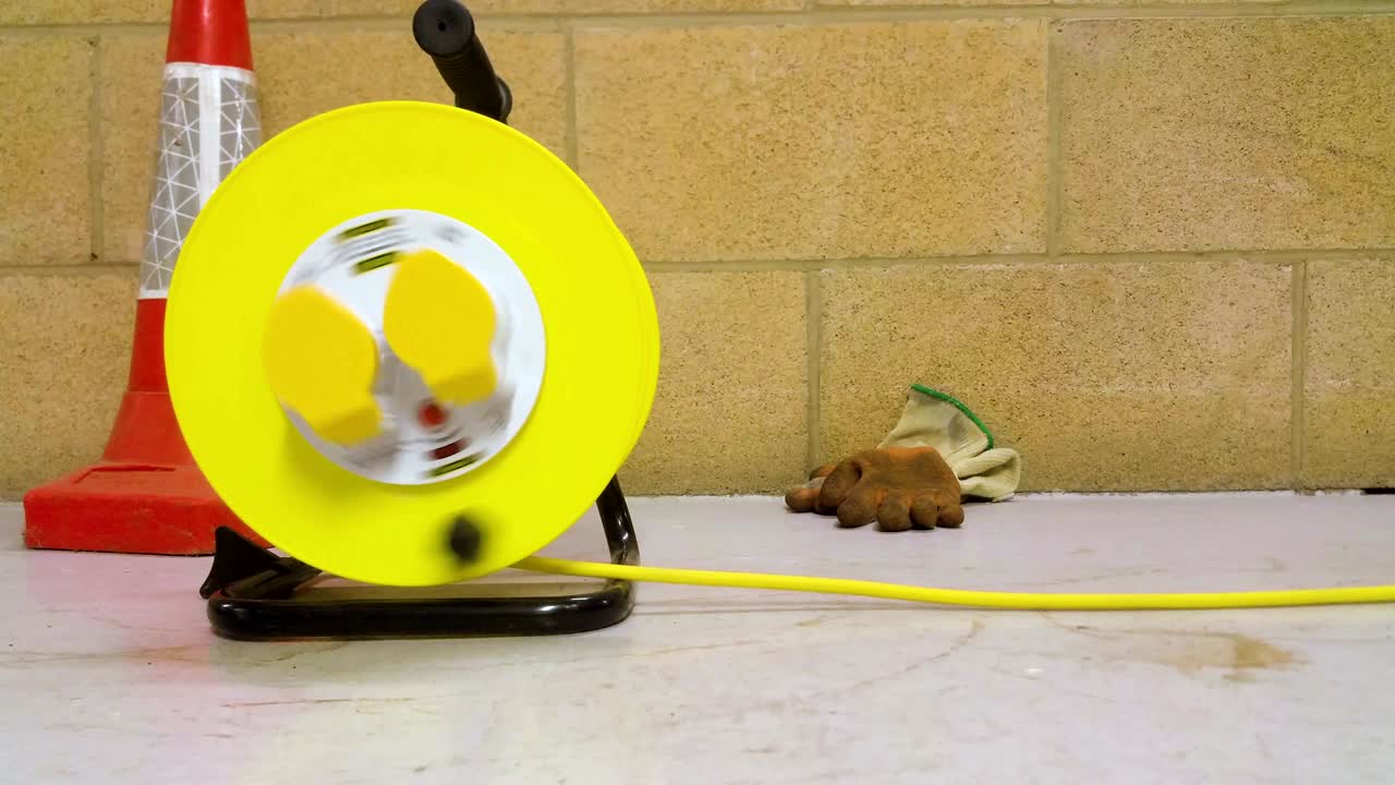 연장 리드 드럼이 굴러 나갑니다.