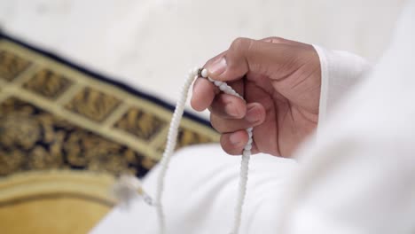 Closeup-shot-of-Muslim-praying-beads