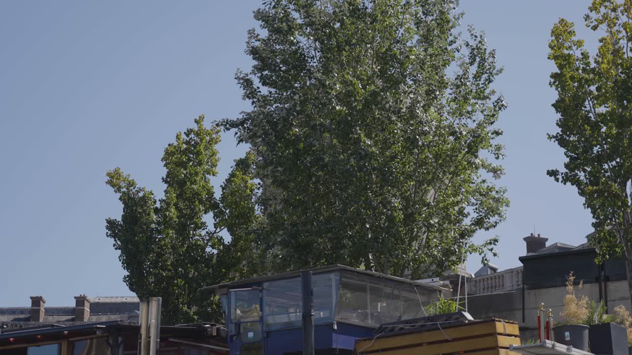 внешний купол института франции в париже снят в замедленном режиме