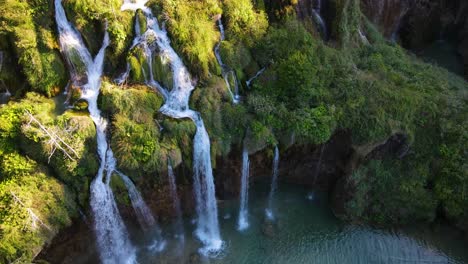 Drone-Aéreo-Del-Parque-Nacional-De-Plitvice-Croacia-9.mp4