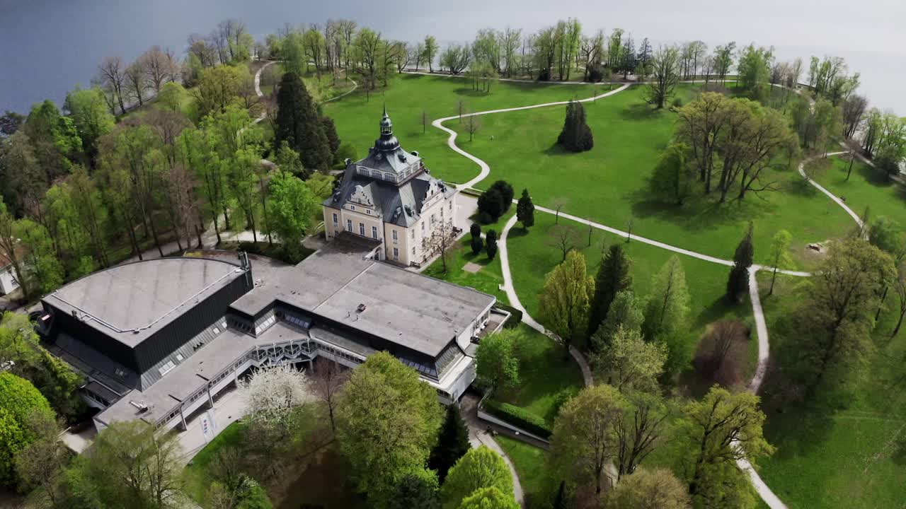 imágenes aéreas de un hermoso parque en austria