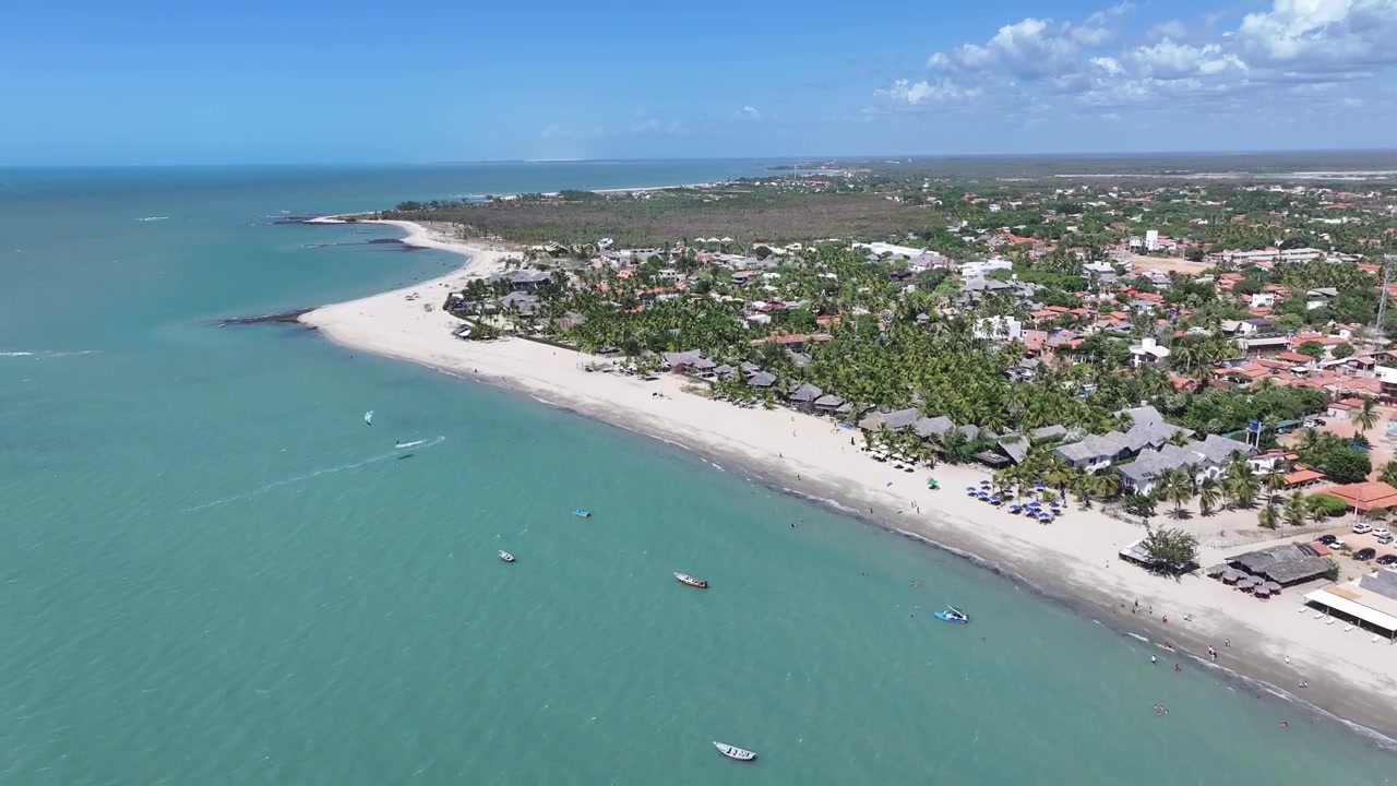 Spiaggia di Barra Grande a Cajueiro da Praia, Piauí, Brasile. Paesaggio costiero e marino naturale. Destinazione ideale per le vacanze e i viaggi estivi.