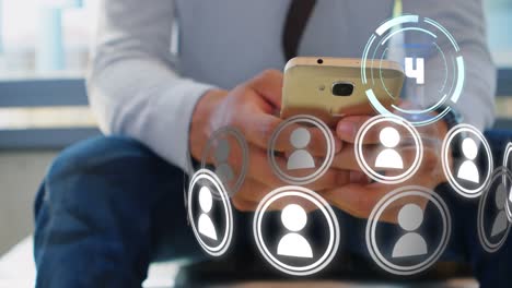 animación de escaneo de alcance con cuenta atrás y red de iconos sobre el hombre usando un teléfono inteligente