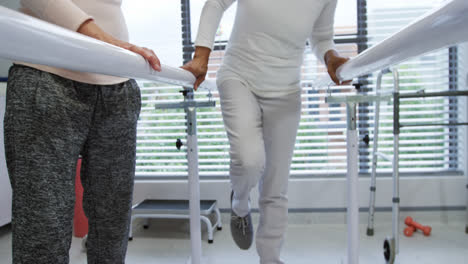 sesión de fisioterapia en un hospital