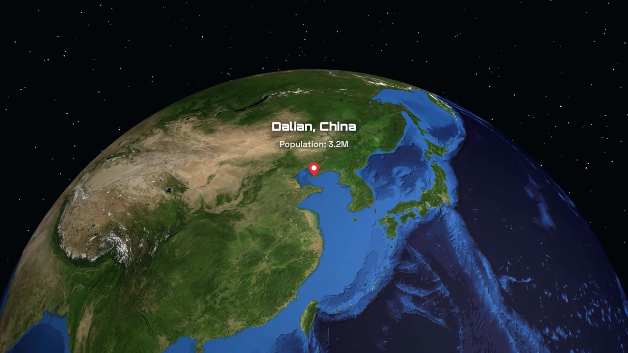 デジタルアニメーションが宇宙から中国の大連にズームインし、特定の都市人口データを表示します。