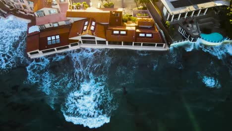 waves-crashing-into-a-building-at-La-Jolla