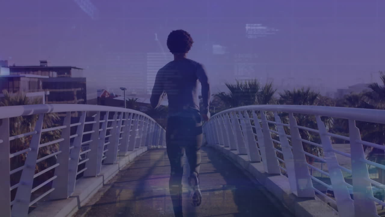 아프리카계 미국인 여성이 달리는 데이터를 처리하는 화면의 애니메이션