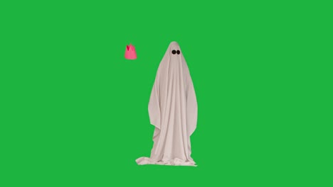 traje de fantasma con corona y gafas de sol en la pantalla verde