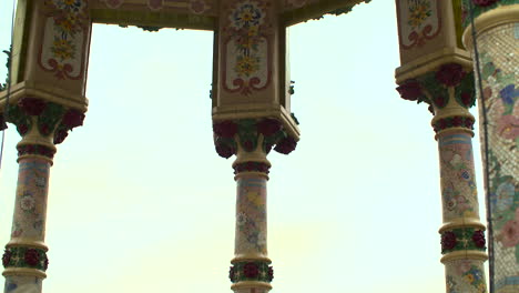 Columnas-Del-Edificio-Rotonda-En-Barcelona