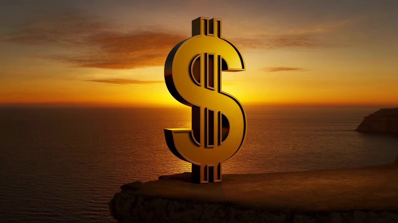 Un grande simbolo di valuta metallico si restringe verso il centro mentre il bordo della scogliera e l'oceano scuro entrano nell'inquadratura, retroilluminati dal sole basso sotto nuvole color ambra stratificate all'orizzonte