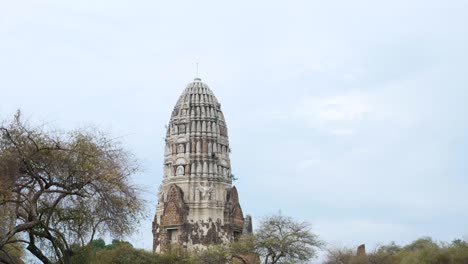 ruins of the ancient buddhist temple of wat ratchaburana (wat rat burana). ayutthaya, thailand