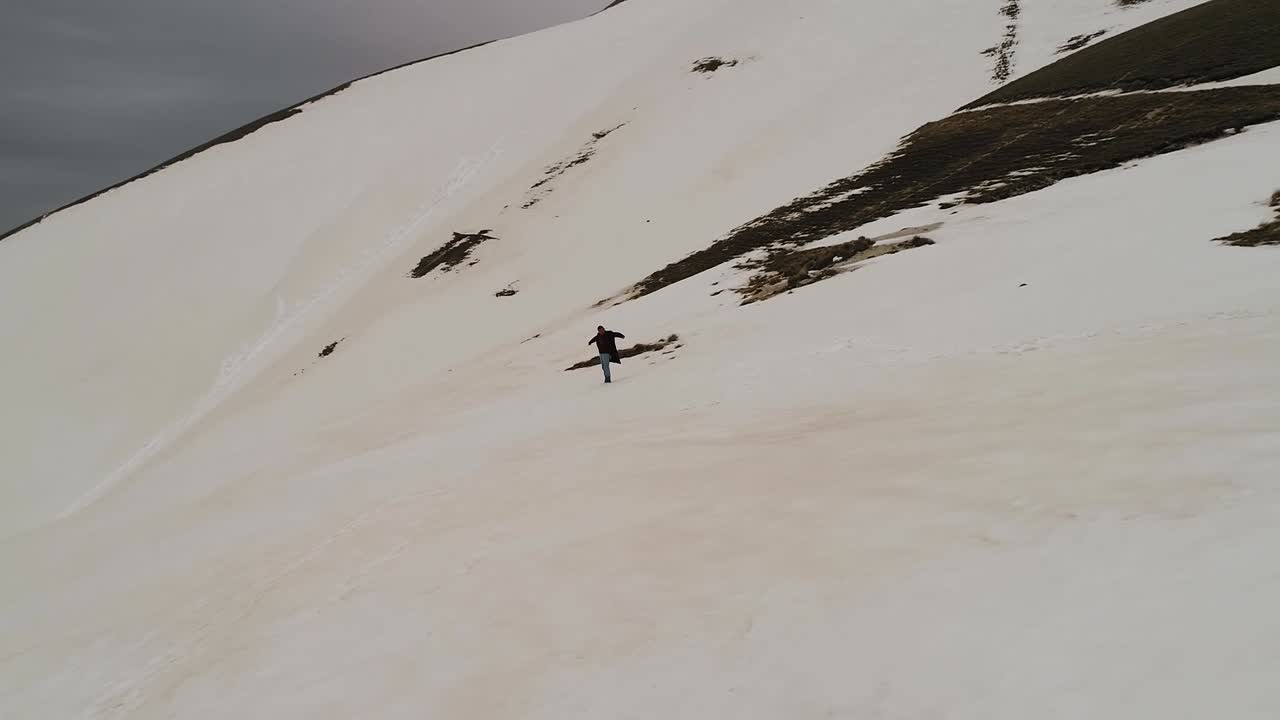 An italian guy exploring the alps
