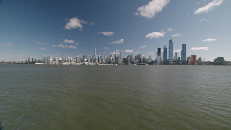 Horizonte-De-La-Ciudad-De-Manhattan-Nueva-York-Durante-El-Día,-Vista-Desde-Nueva-Jersey