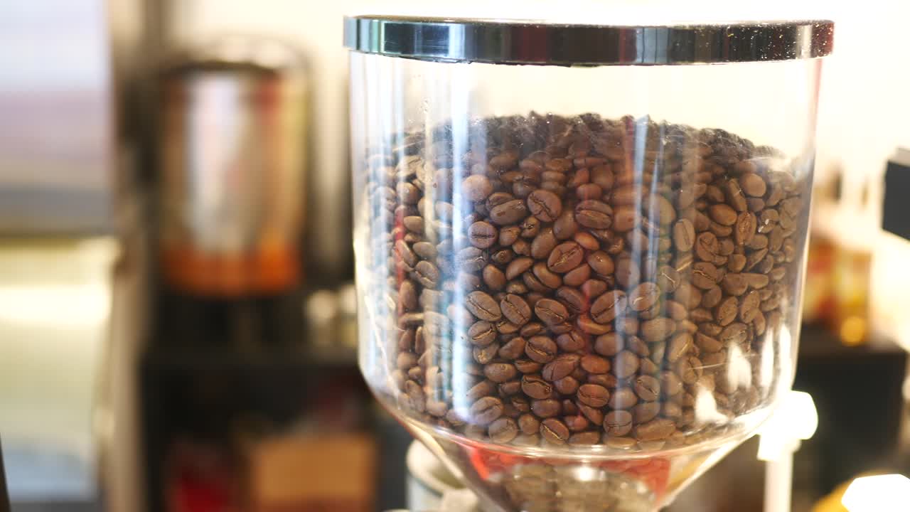 커피 머신에 있는 커피  ⁇  ,