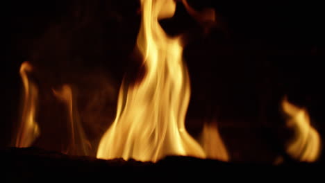 cámara lenta cerca de fuego