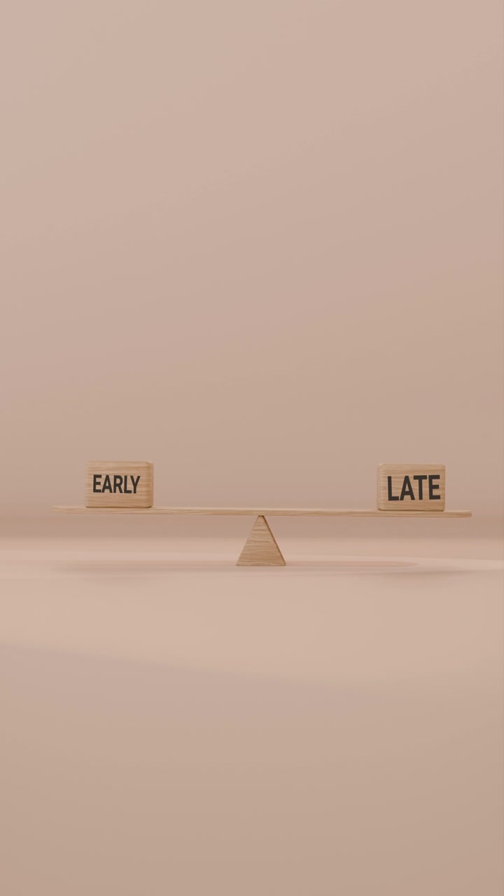 VERITCAL VIDEO OF EARLY AND LATE BALANCING ON SEESAW