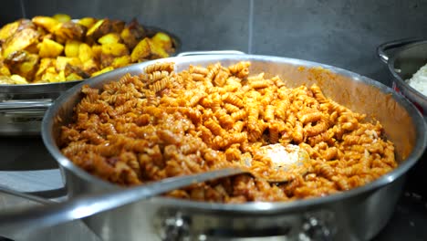 Comida-Cocinada-En-Chow-Hall-Del-Ejército-De-Las-Fdi