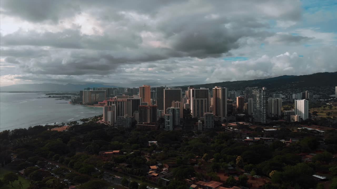 imágenes aéreas de drones de honolulu, hawaii