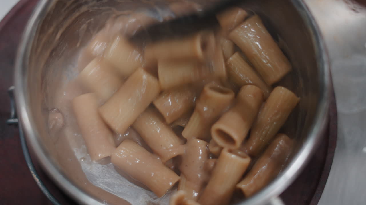 Rigatoni pasta with sauce