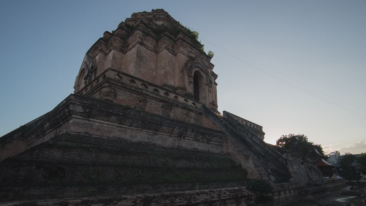 Pagoda di un antico tempio thailandese