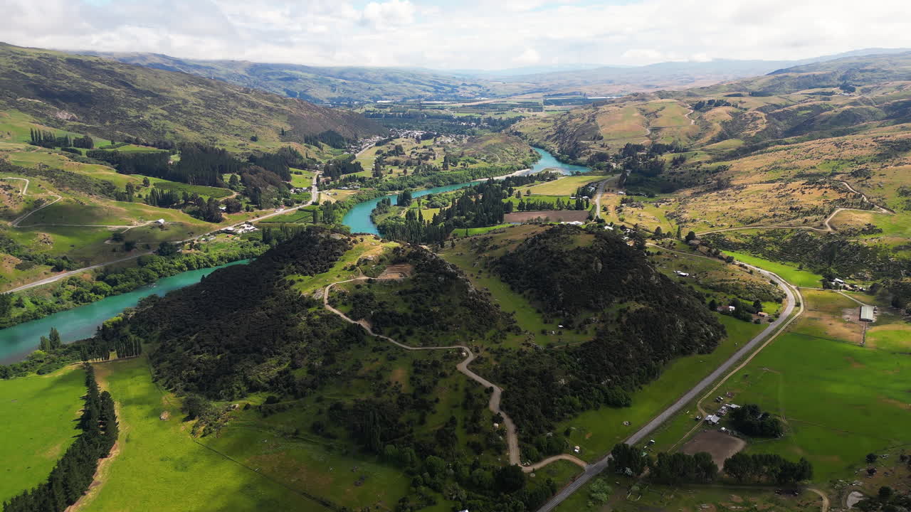 Paisagem deslumbrante com rio turquesa na área da lagoa de Pinders
