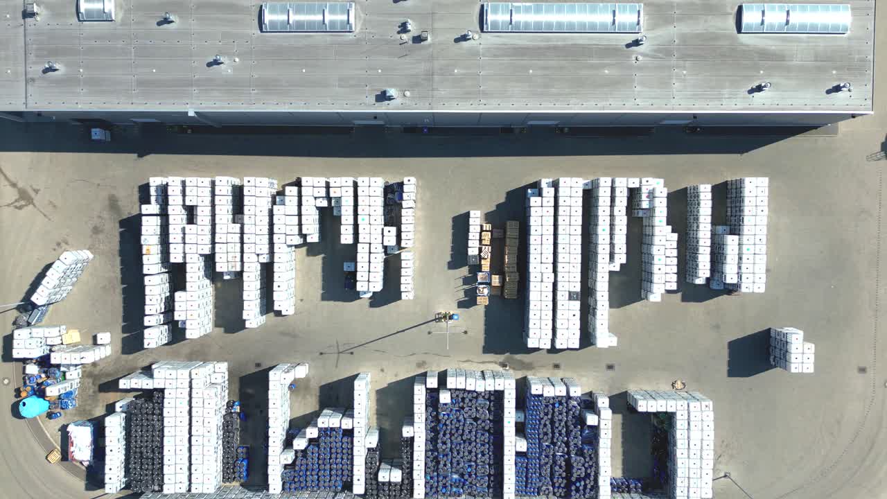 물품 창고의 공중 전망