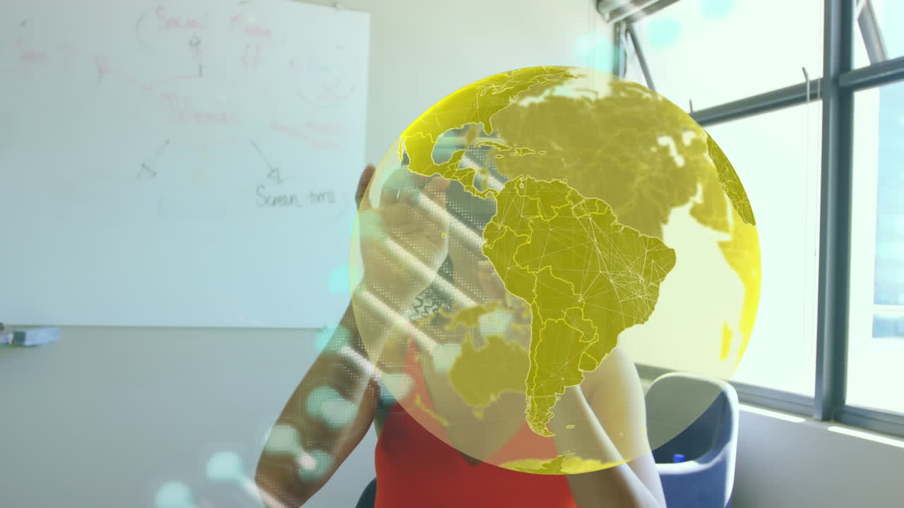 animación del globo con una red de conexiones de cadenas de adn sobre una mujer de negocios con auriculares vr