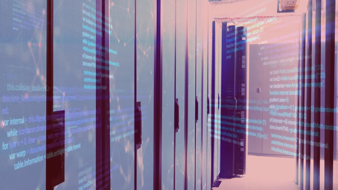 Kamera bevæger sig ned ad servergang, kode dukker op, noder pulserer, hvilket viser intensiverende datastrøm.