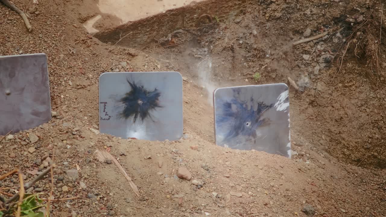 공장에서 아내고 집에서 만든 갑옷판, 강도 테스트, 갑옷판을 보호하기 위해 도자기 가게에서 만들어진 갑옷판