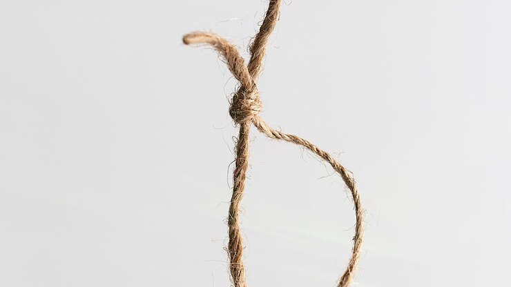 Natural jute lace loop with rustic burlap