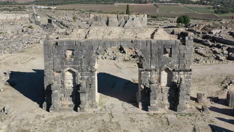 volubilis, a roman-era city in morocco, was a key administrative and trade hub, famous for its monumental ruins, detailed mosaics, and rich historical legacy