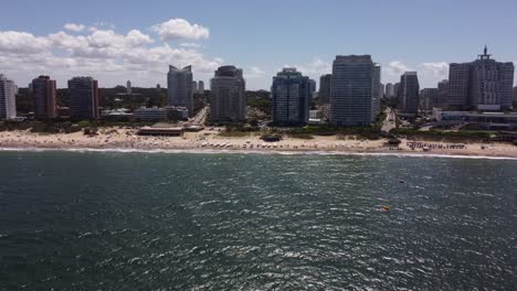 Punta-Del-Este-Beach-And-City,-Uruguay