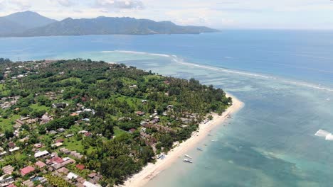 una hermosa isla con una vista panorámica