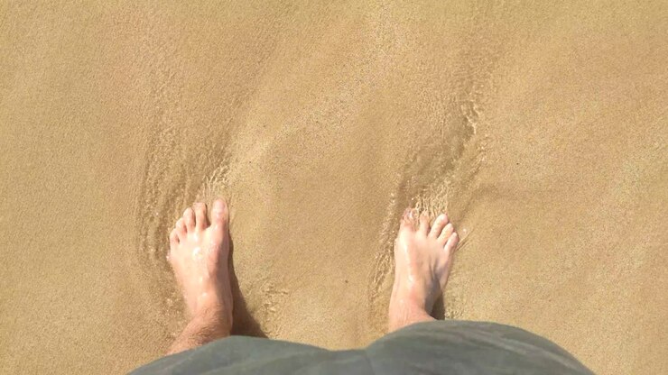 Onde dell'Oceano Atlantico sulla spiaggia di Esmelle, Galizia, Spagna.