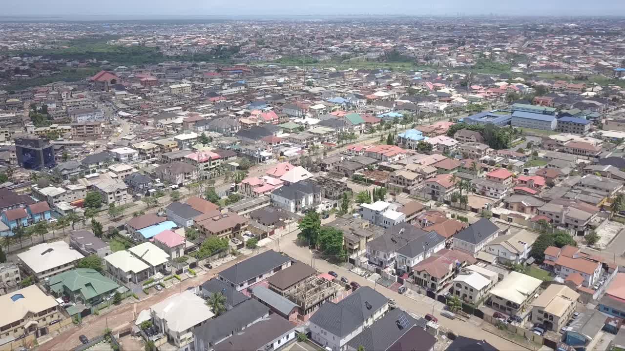 Cảnh quay từ trên không của một khu dân cư ở Lagos, Nigeria.