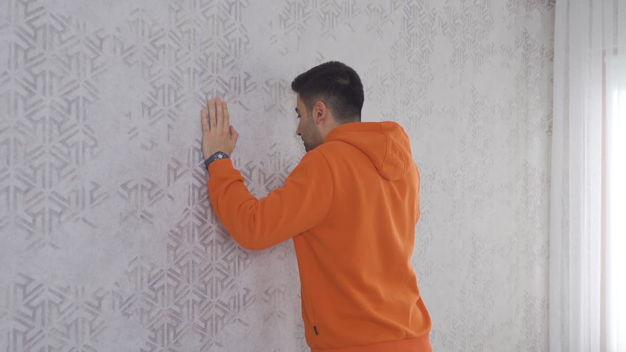 우울증을  ⁇ 고 있는 슬픈 남자