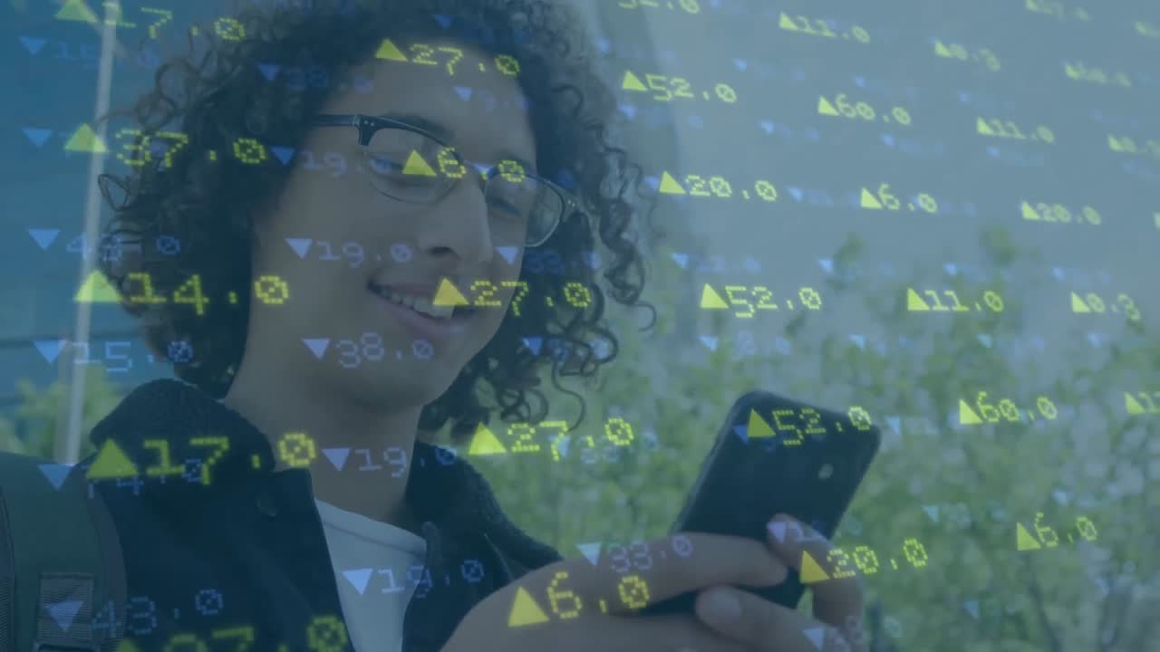 animación del mercado de valores sobre un empresario biracial que usa un teléfono inteligente