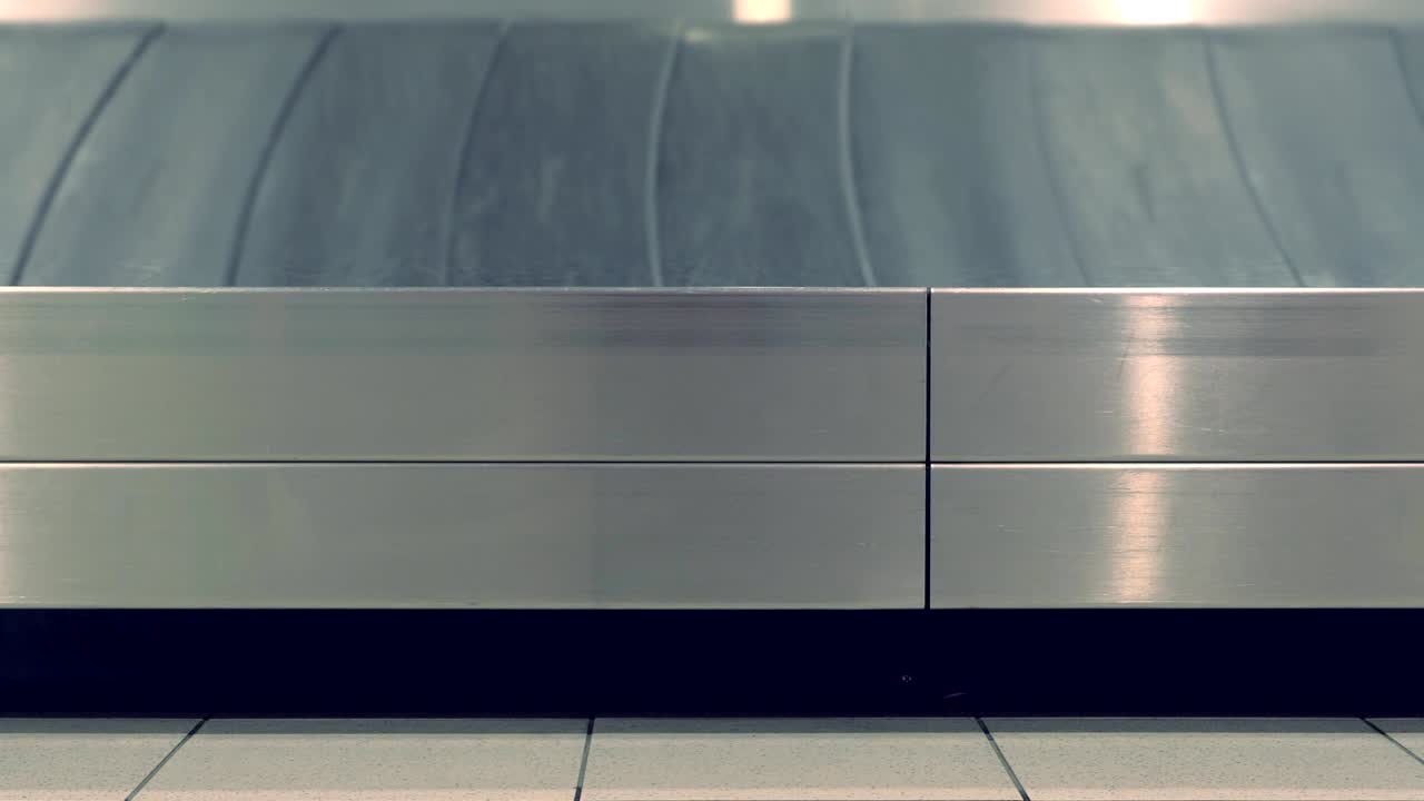 공항에서 수하물 컨베이어 벨트.