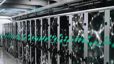 animación del procesamiento de datos y la red de conexiones contra la sala de servidores de computadoras