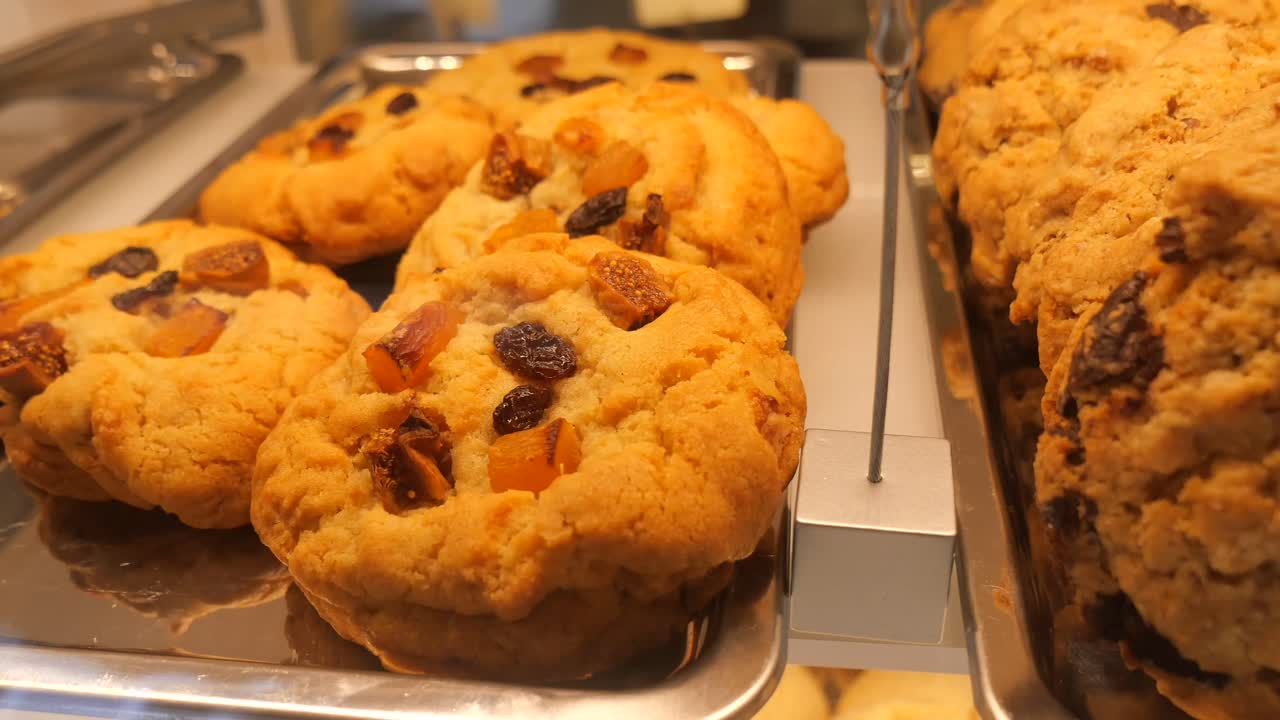 Biscotti su un vassoio